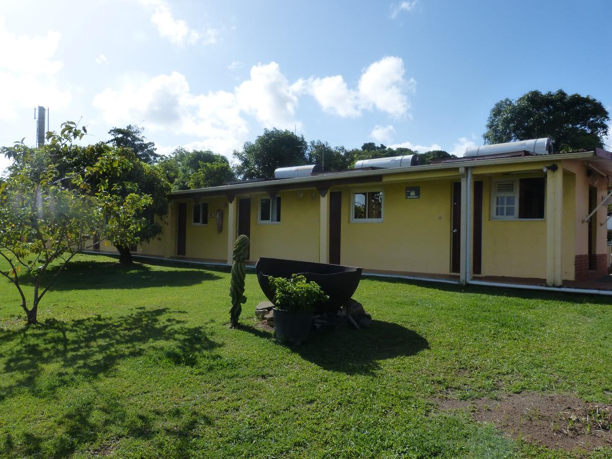 Airport Hotel Ducos Bagian luar foto