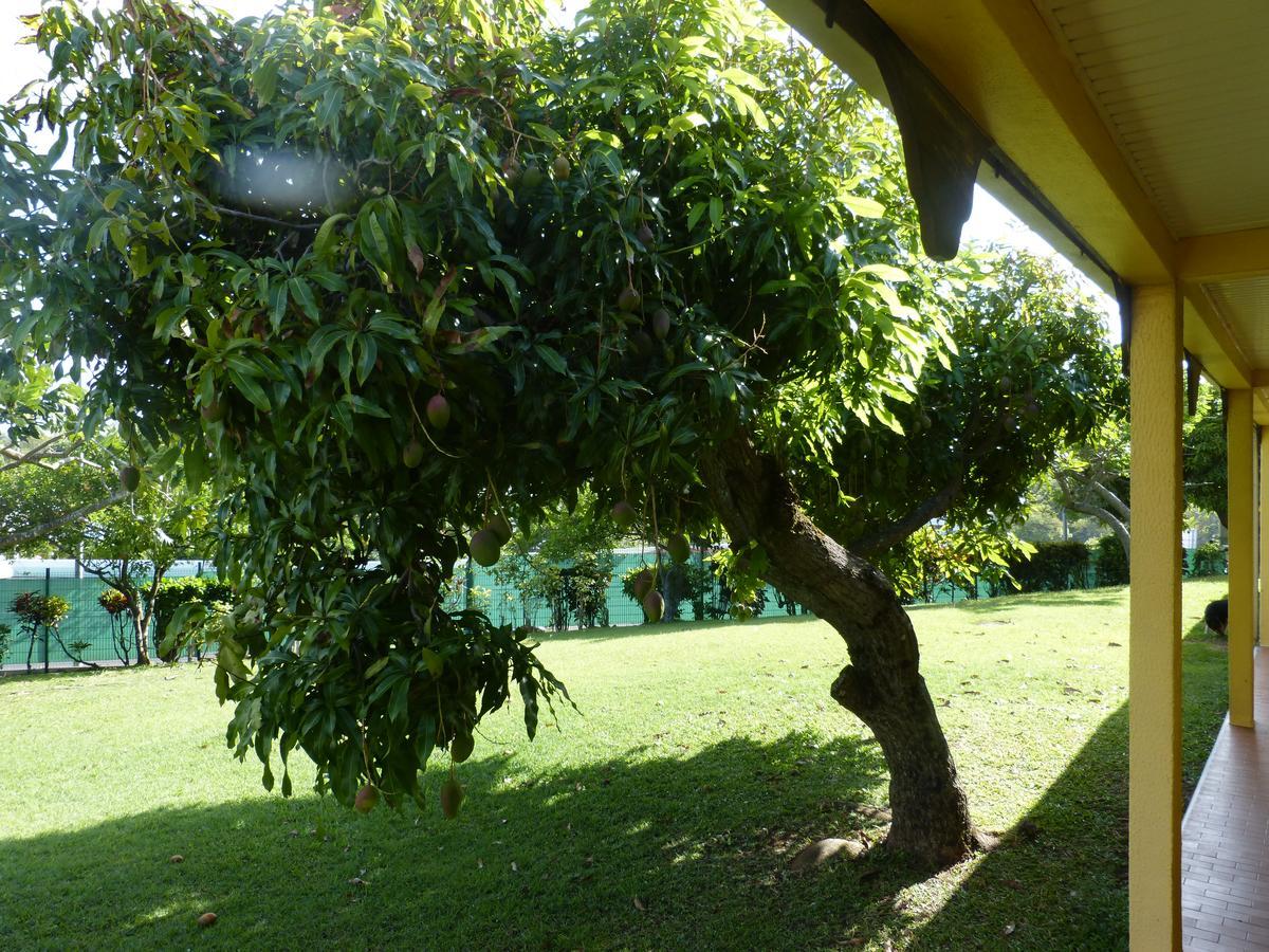 Airport Hotel Ducos Bagian luar foto