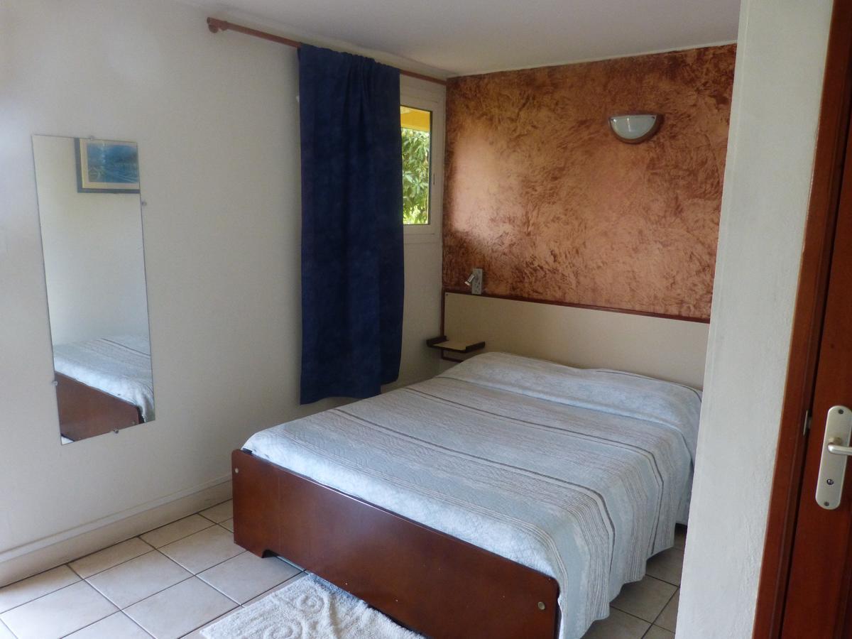 Airport Hotel Ducos Bagian luar foto