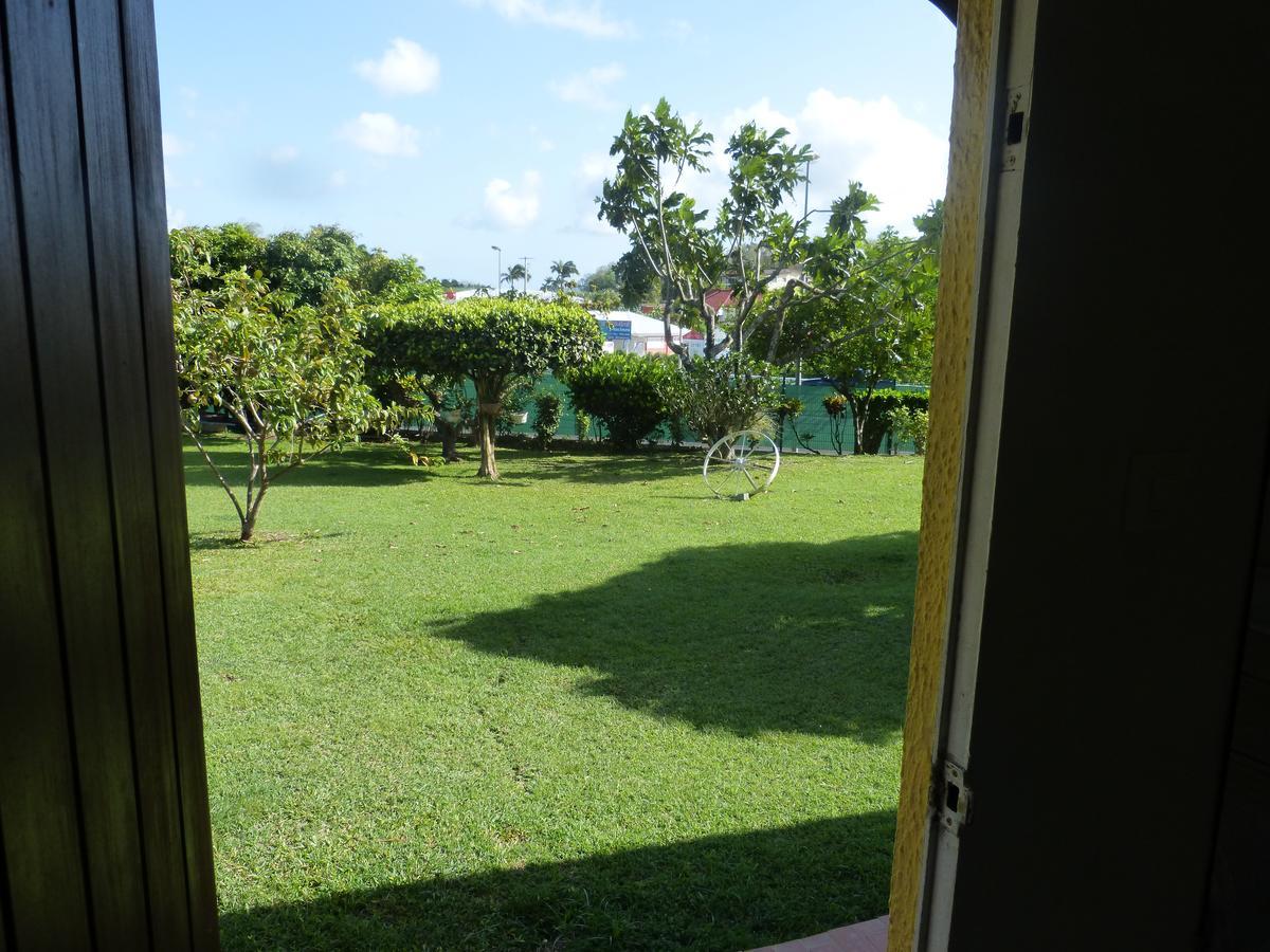 Airport Hotel Ducos Bagian luar foto