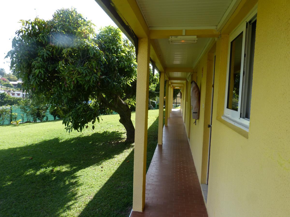 Airport Hotel Ducos Bagian luar foto